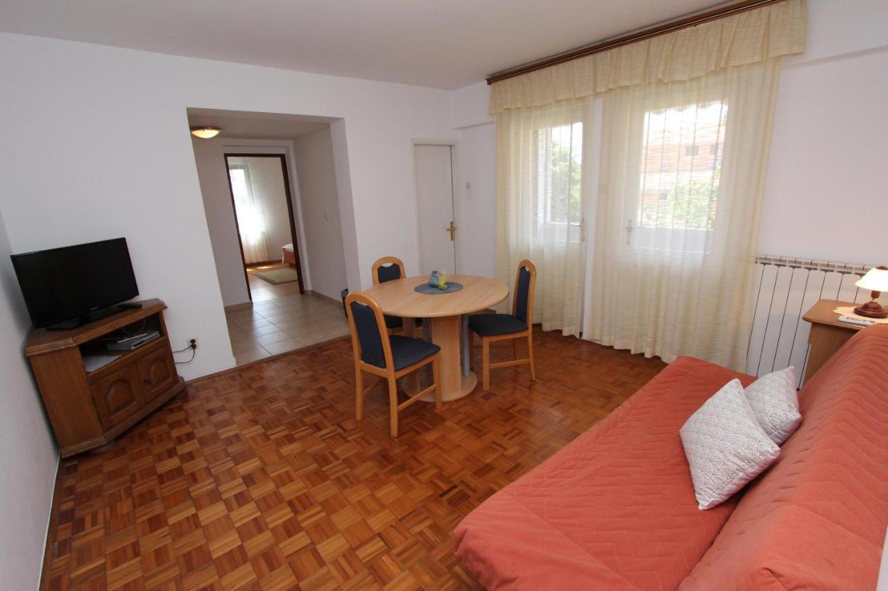 Rooms And Apartments Dino Rovinj Eksteriør bilde